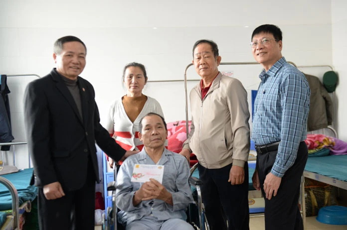 Bắc Ninh: Hội đồng dòng họ Vũ - Võ khu vực Việt Yên thăm, tặng quà Tết Bính Ngọ 2026