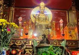 Bà Thái - Phi Vũ Thị Ngọc Quyến (Vợ Chúa Trịnh Cương 1709 - 1729, Mẹ của hai Chúa Trịnh Giang 1729 - 1740, Trịnh Thanh 1740 - 1767)