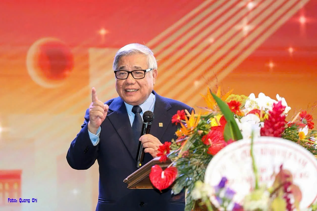 GS.TSKH.NGND Vũ Minh Giang: Người trí thức thông tuệ, một học giả uyên bác