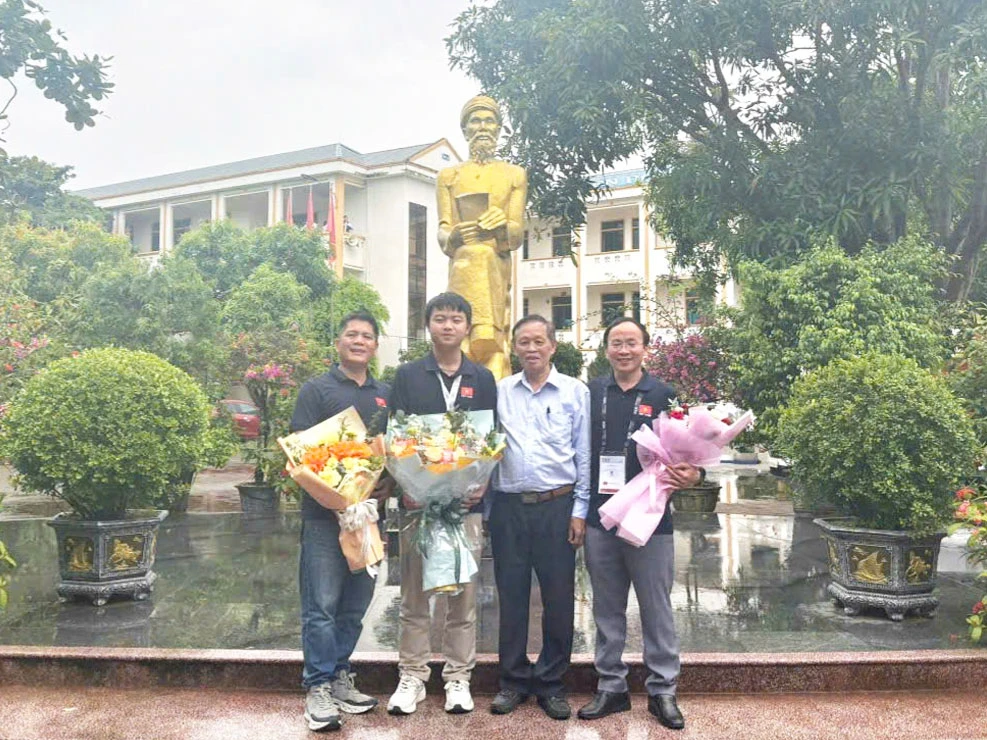 Chào đón Võ Trọng Khải - Huy chương Vàng Olympic Toán học quốc tế (IMO) 2025