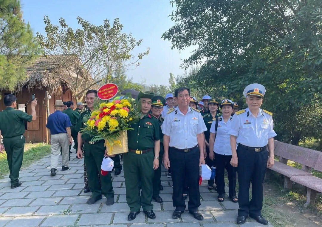 Đồng Hới - Vũng Chùa Đảo Yến