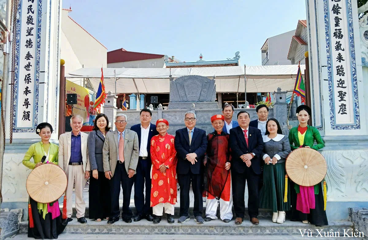 Lễ rước và an vị tượng Trạng nguyên Vũ Duệ tại Đình làng Vạn Vĩ