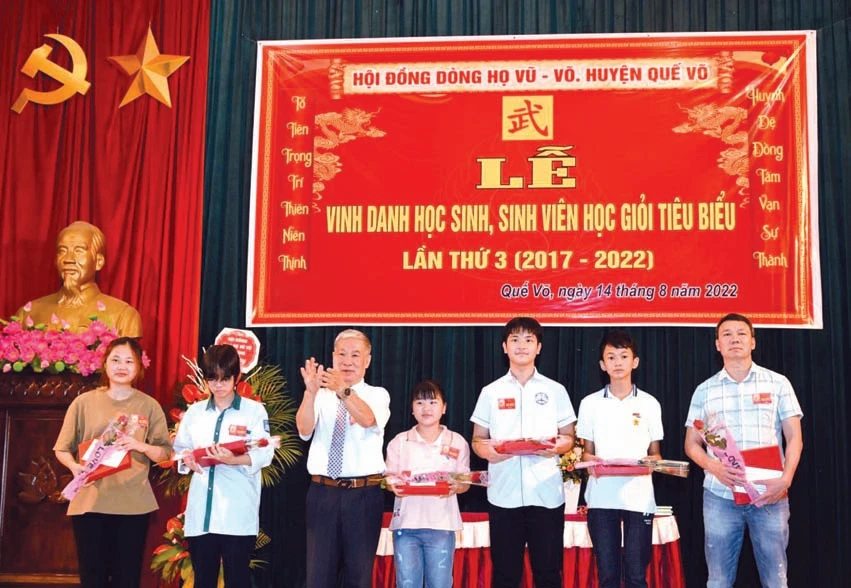 HĐDH Vũ - Võ huyện Quế Võ tổ chức lễ vinh danh