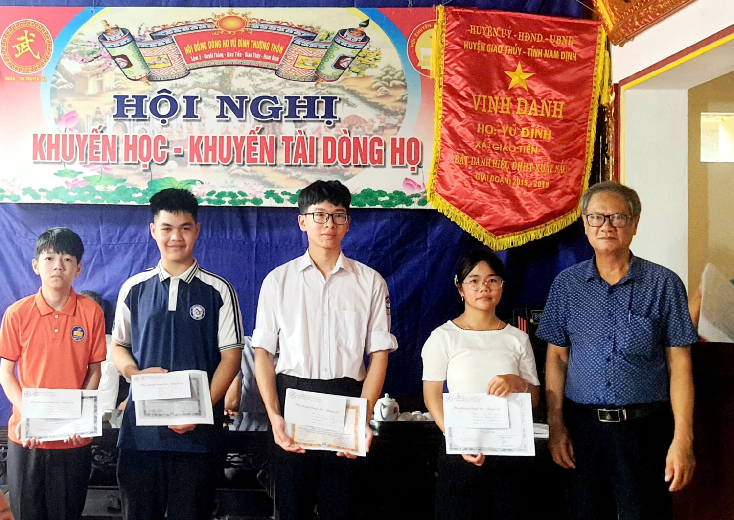 Dòng họ Vũ Đình Thượng tổ chức Hội nghị Khuyến học - Khuyến tài