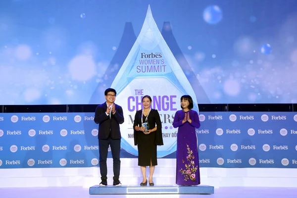 Chủ tịch HĐQT Vũ Thị Thuận - Top 50 phụ nữ ảnh hưởng nhất Việt Nam năm 2019