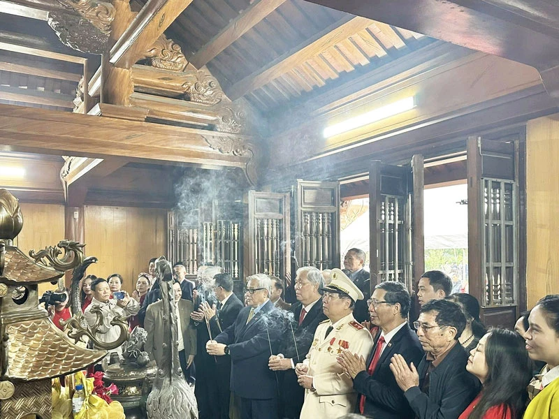 Hội đồng dòng họ Vũ Võ Việt Nam đã long trọng tổ chức Lễ cắt băng khánh thành con đường vào mộ Thượng Tổ dòng họ Vũ - Võ Việt Nam