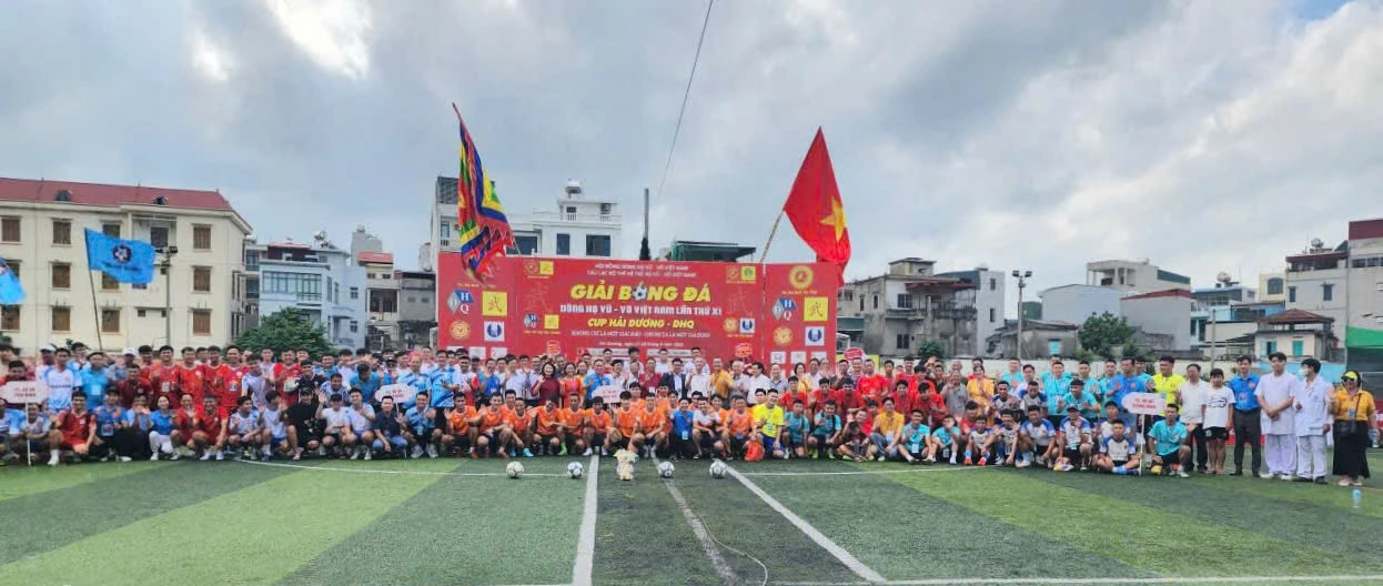 Khai mạc Giải bóng đá dòng họ Vũ - Võ Việt Nam lần thứ XI - Rực rỡ nắng vàng