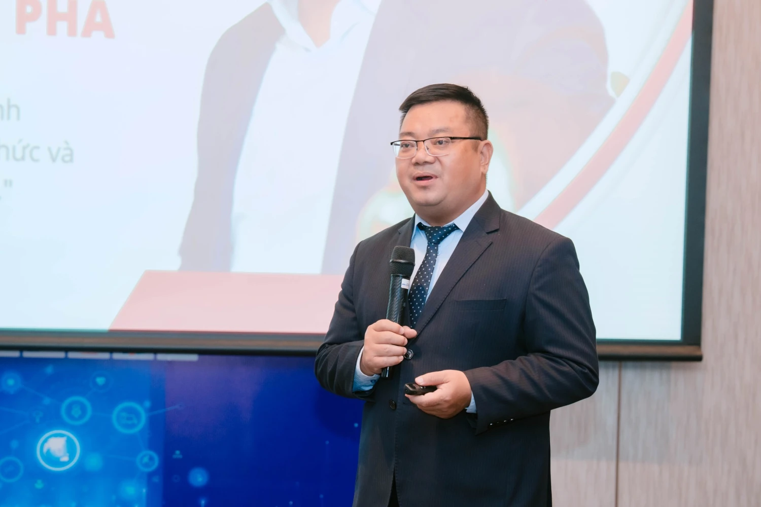 TS. Vũ Việt Anh: Thúc đẩy nguồn nhân lực trẻ và định hình xu thế tiếp thị công nghệ