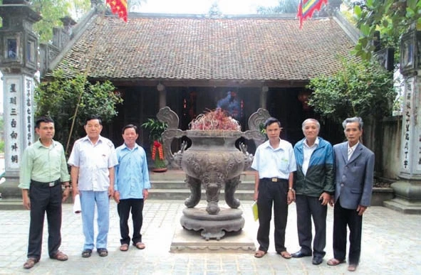 Chi Cụ Phúc Nhẫn (福忍), họ Vũ (武) thuộc Quang Đại Đường (光大堂) tại thôn Thường Xuyên, xã Đại Xuyên, huyện Phú Xuyên, Hà Nội